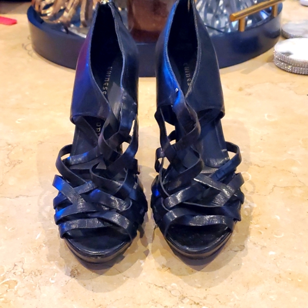 Women  Chinese laundry open toe shoe in black